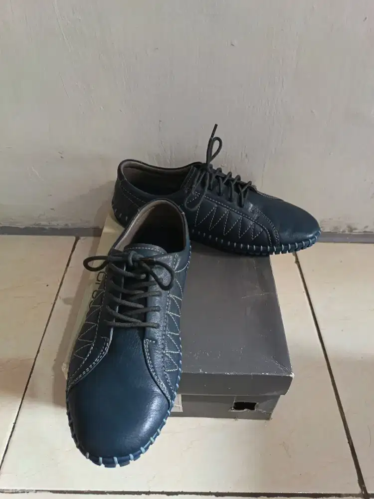 Sepatu Crocodille original No 41