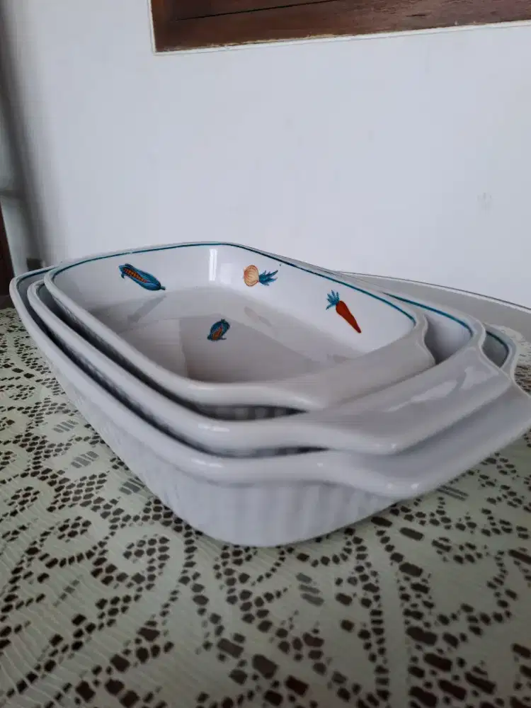 Keramik Lauk Kotak 1 set