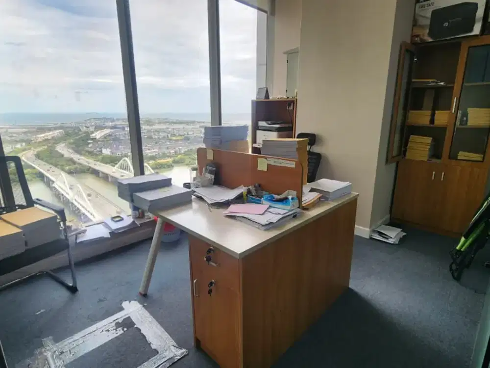 For Lease Office Space Gold Coast Tower Eiffel Kondisi Semi Furnished