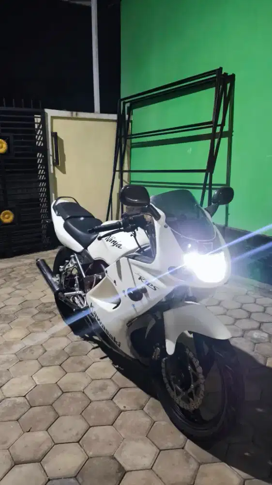 KAWASAKI NINJA R 2009