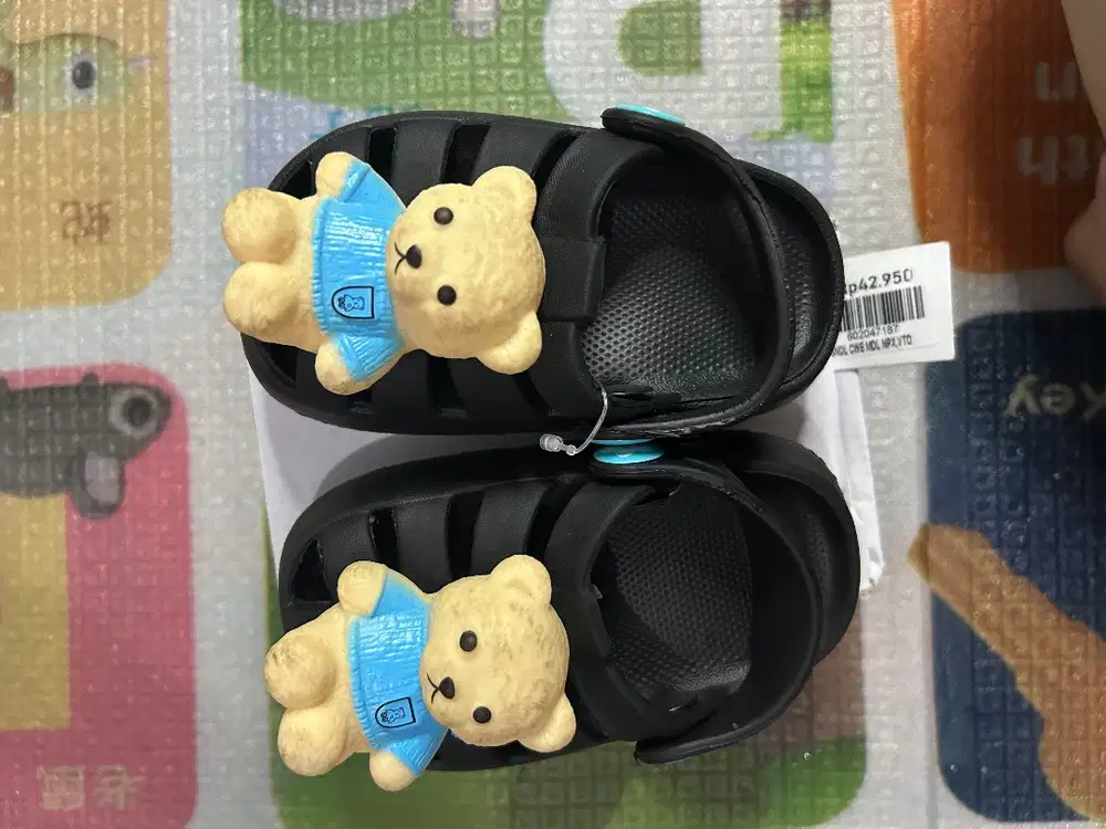 Sepatu sendal anak ukuran 21