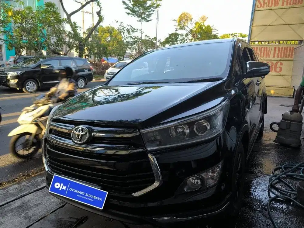 TOYOTA 2019 KIJANG INNOVA VENTURER 2.5 AT HITAM OTOMART 286 KENJERAN