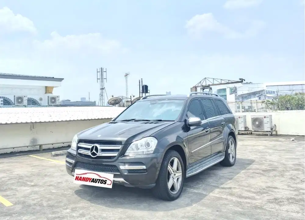 Mercedes Benz GL500 Tahun 2010 Automatic Coklat Metalik