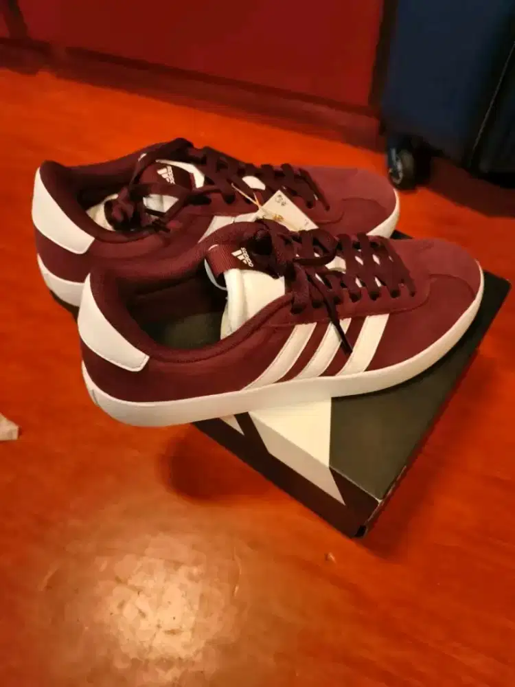 Sepatu Adidas Original.