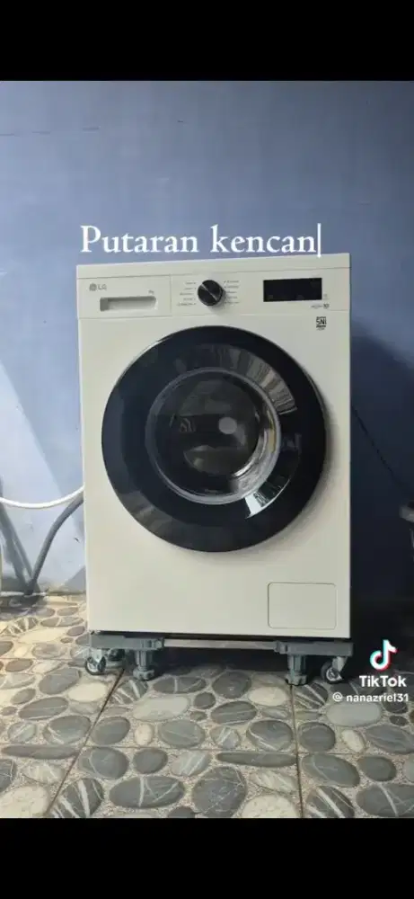 Mesin Cuci LG Front Loading 9 kg Inverter
