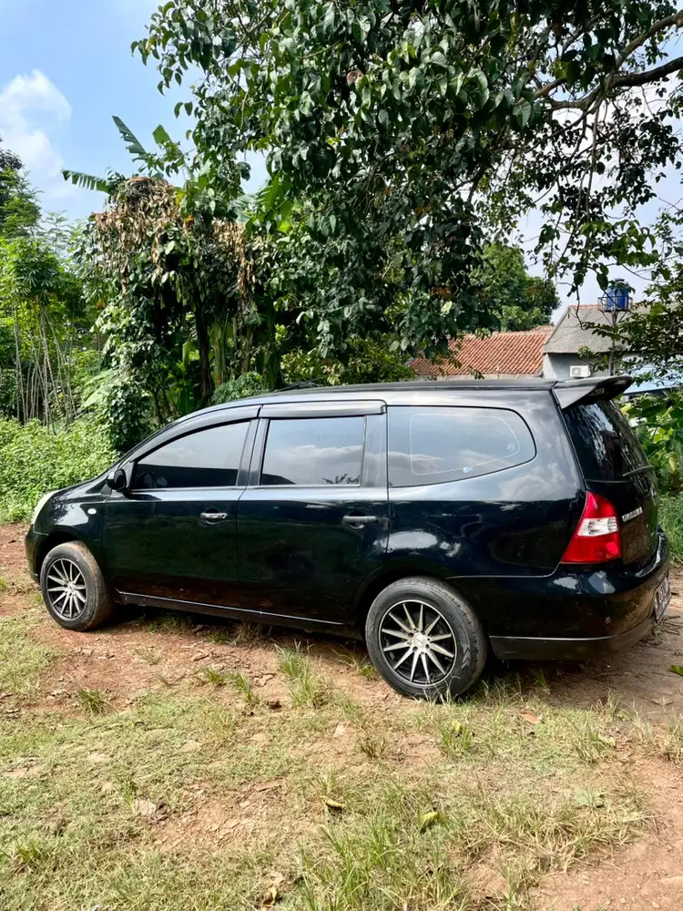 Nissan Grand livina 2012 Bensin