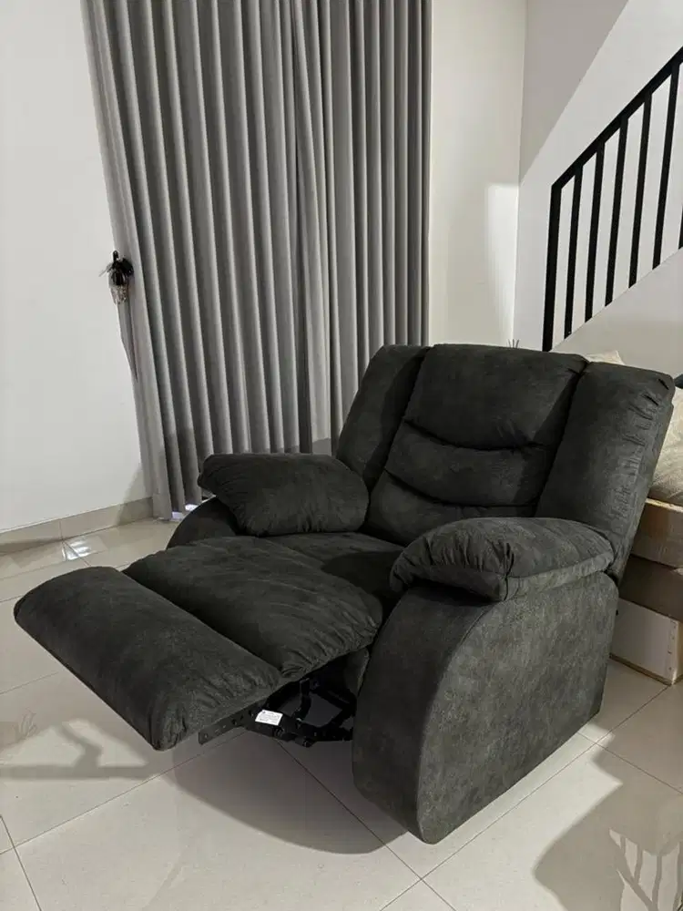 DIJUAL SOFA RECLINER ASHLEY
