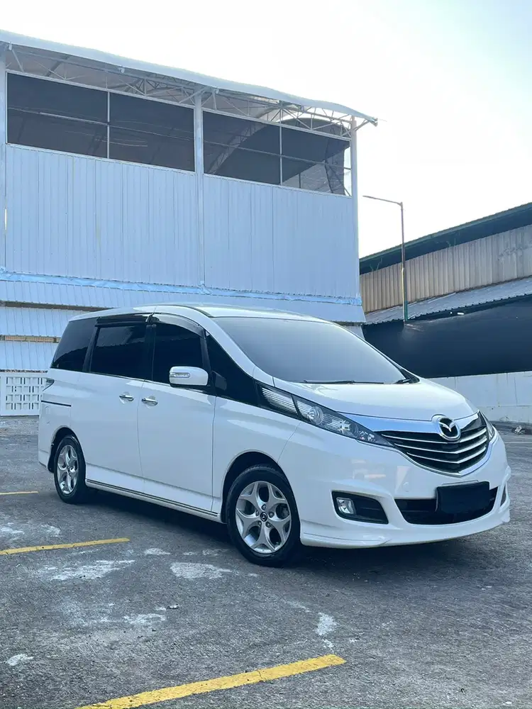 (LIKE NEW) MAZDA BIANTE SKYACTIV 2016