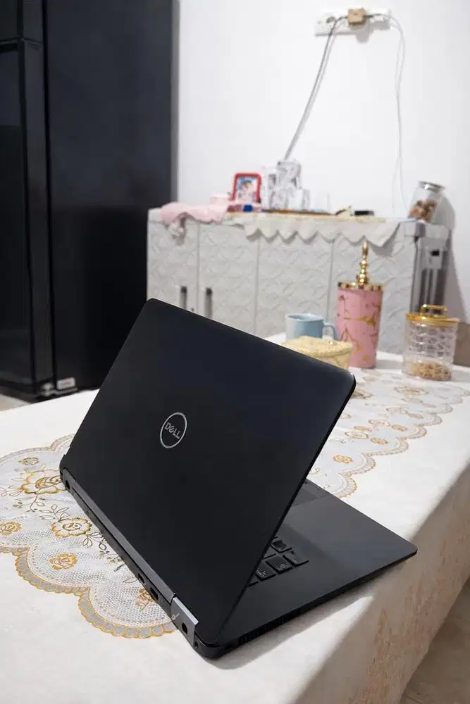 Laptop dell core i7 siap pakai tanpa kendala ram 8