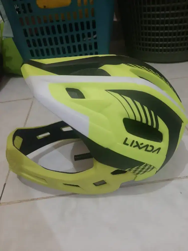Dijual Helm sepeda anak / helm pushbike anak murah