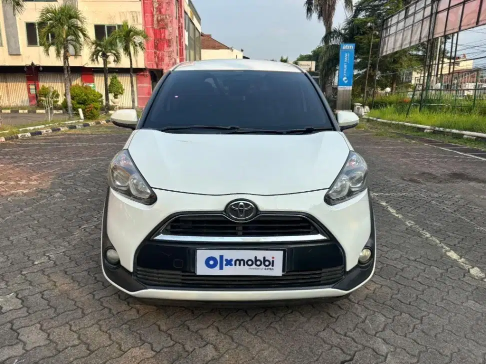 DP MURAH - Toyota Sienta 1.5 V Bensin AT 2017 Putih