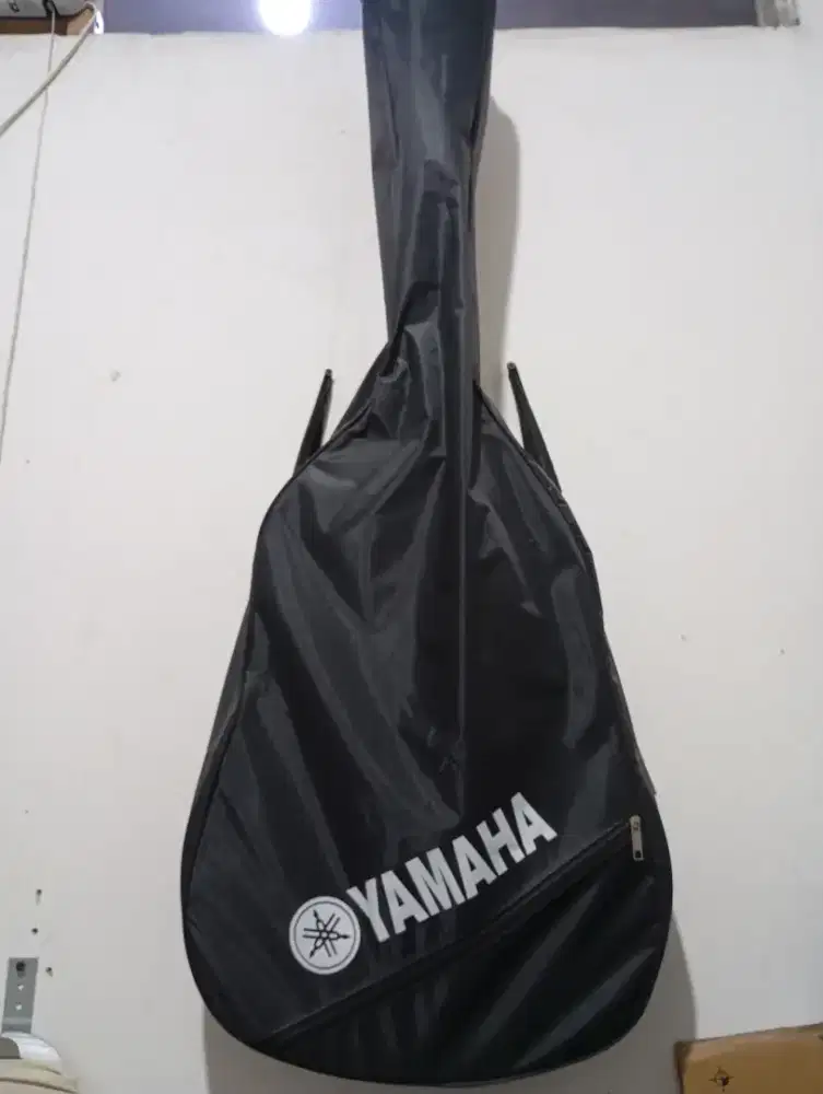 Gitar YAMAHA classic