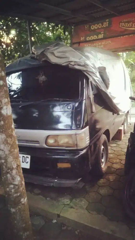 Di jual mobil kesayangan.