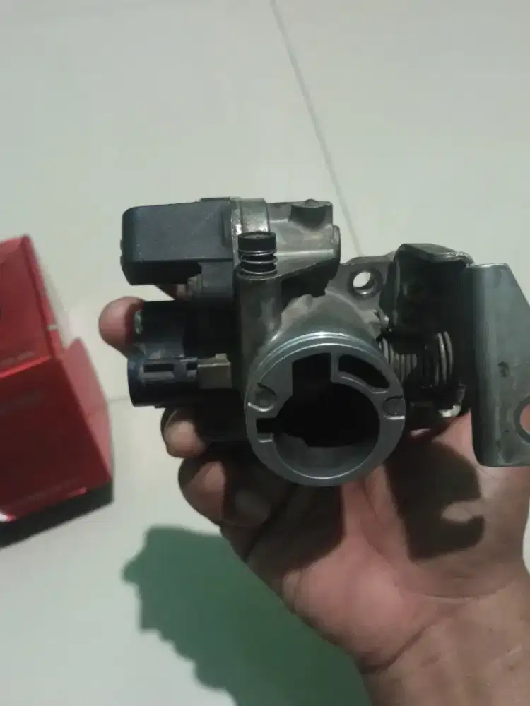 Trotol body Vario 125 KZR