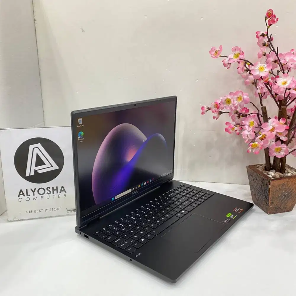 Laptop HP HyperX OMEN 15 GB0555AX AMD Ryzen 5 240 16GB SSD 1TB RTX5050