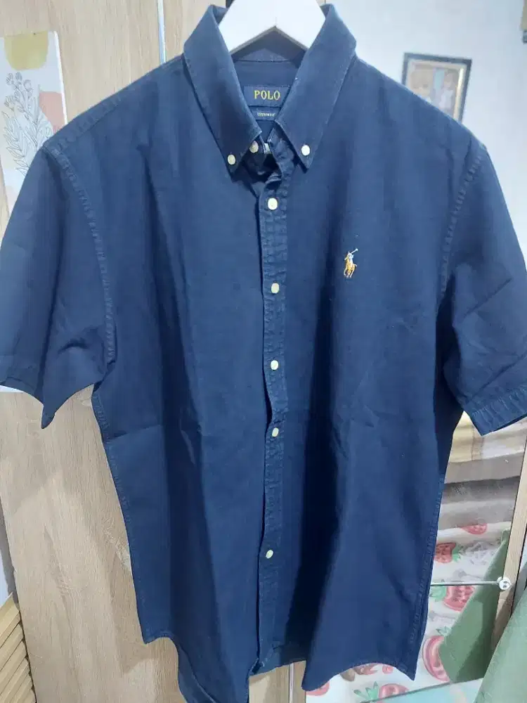 Kemeja lengan pendek biru