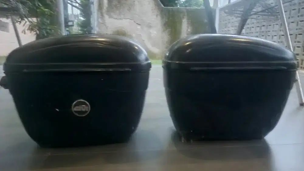 Side box Givi + Bracket