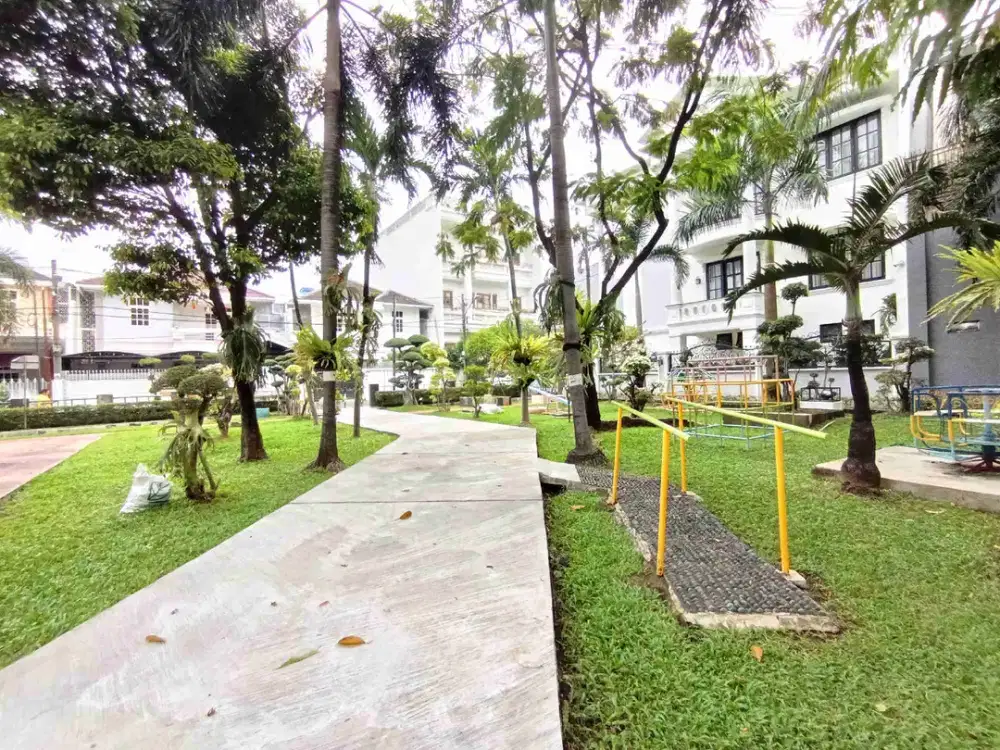 Rumah 2 Lantai Dekat Taman Janur Elok Santika Kelapa Gading