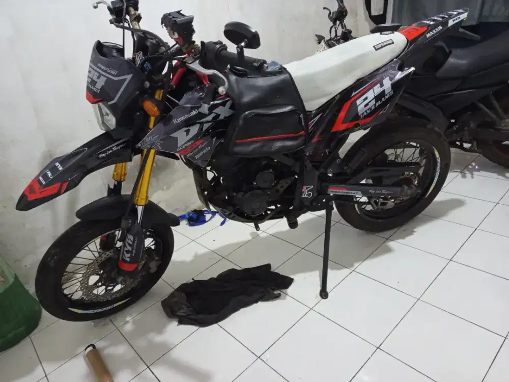 Kawasaki supermoto