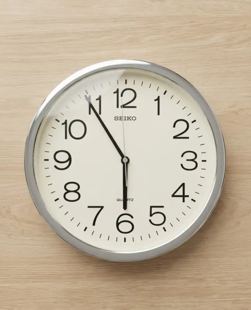 Jam Dinding Seiko Original