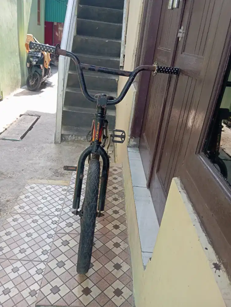 Di jual sepeda BMX merek pacific