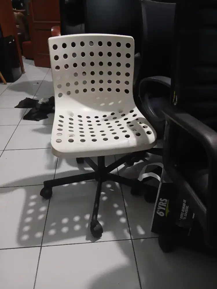 Kursi putar hidrolik ikea