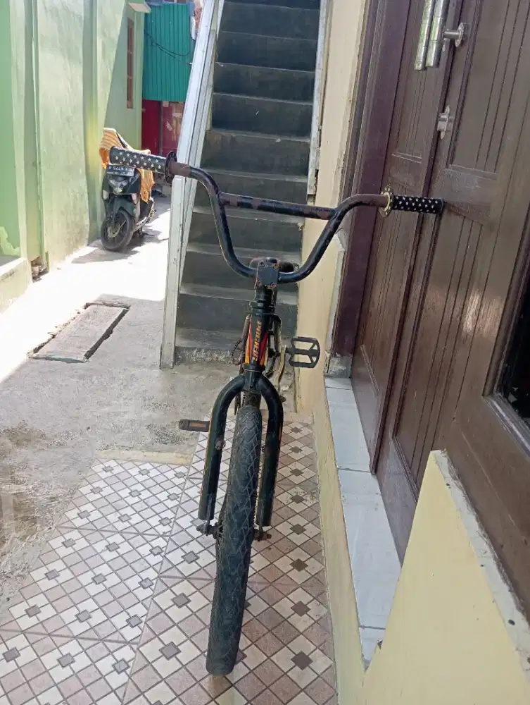 Di jual sepeda BMX merek pacific