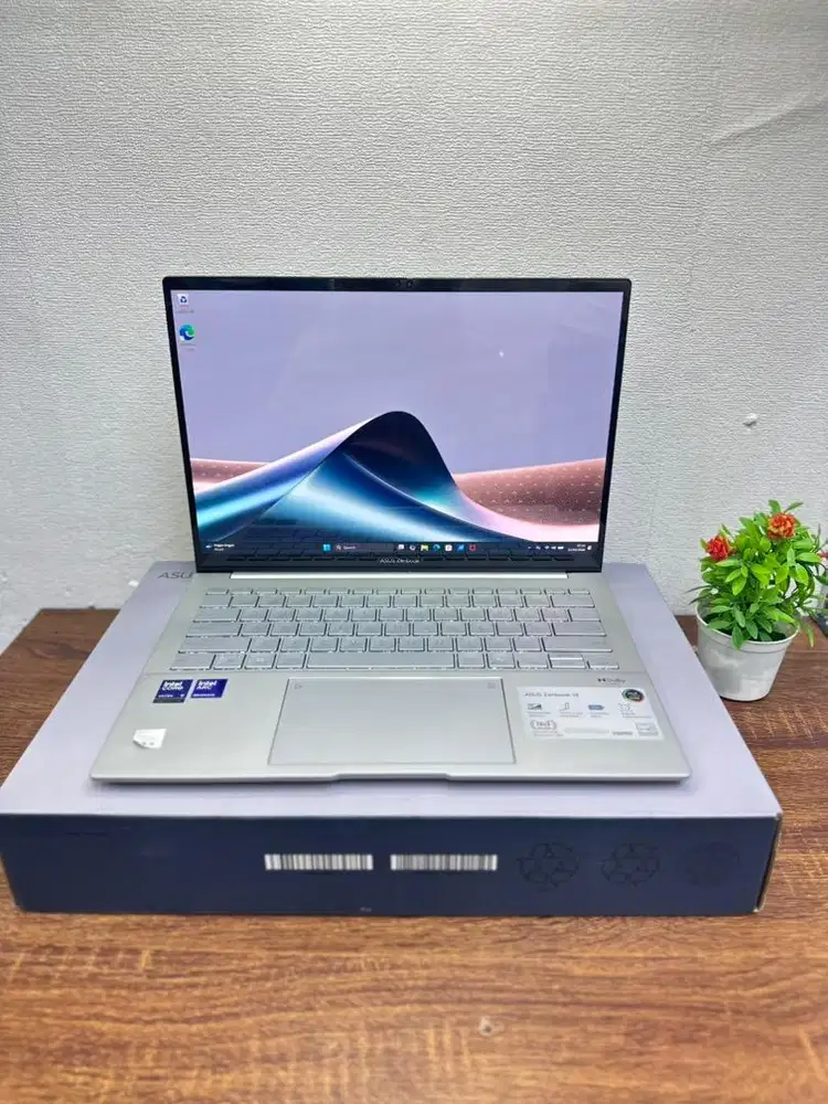 ASUS ZENBOOK 14 UX3405CA CORE ULTRA 9 32/1TB GARANSI ON JANUARI 2028