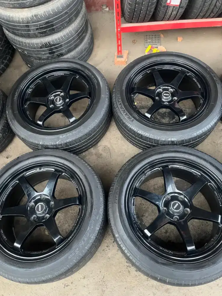 Velg te37 ring 18x8,5 pcd 5x114,3 ET 40 ban 235/50 R18 4pcs