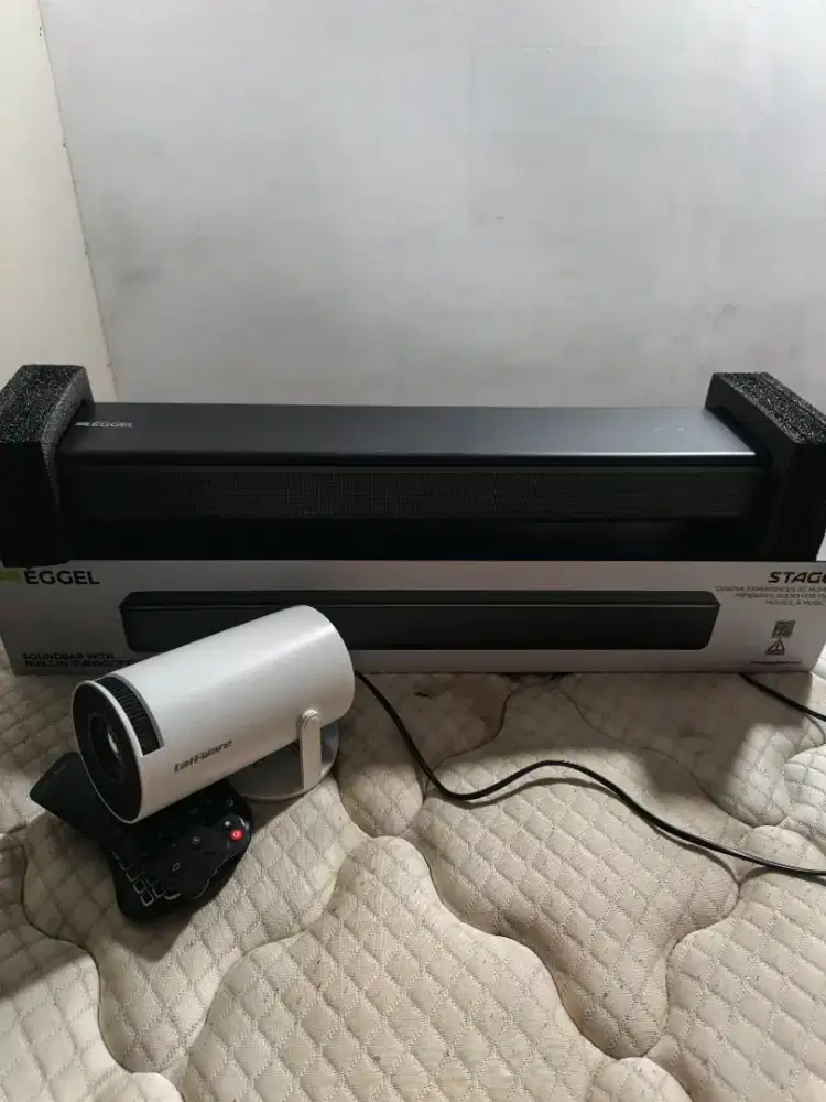 EGGEL STAGE dan proyektor taffware