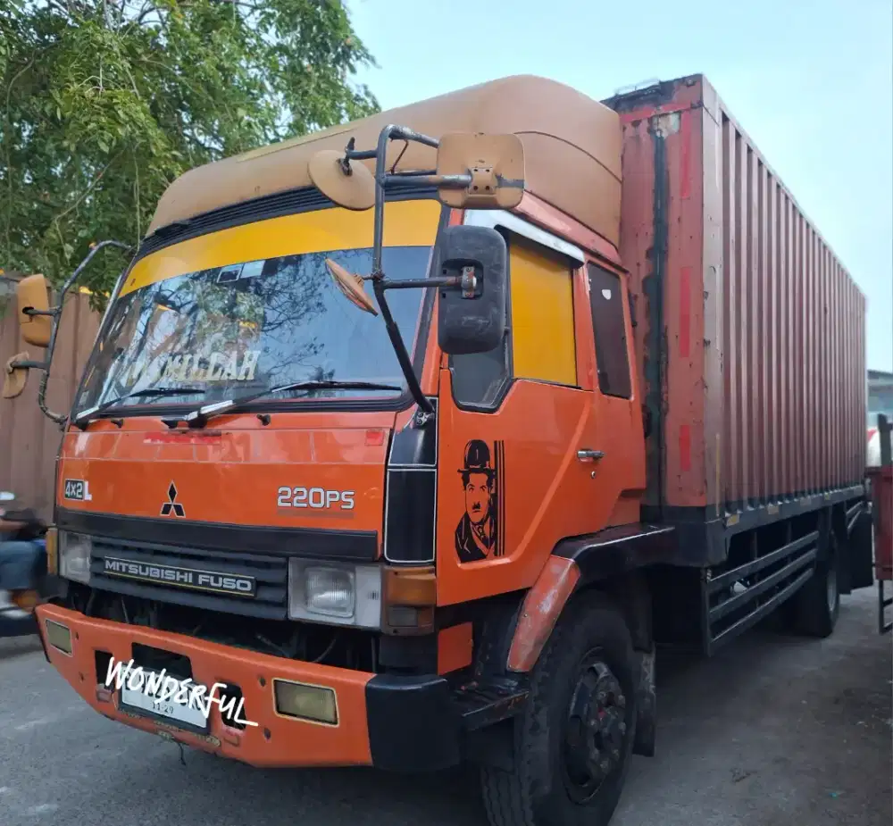 Mitsubishi Fuso 220PS HLong Box besi Orange Turbo Bio Solar Hino Lohan
