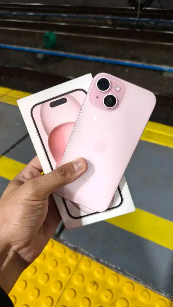 Apple iPhone 15 128GB resmi iBox Blibli Pink