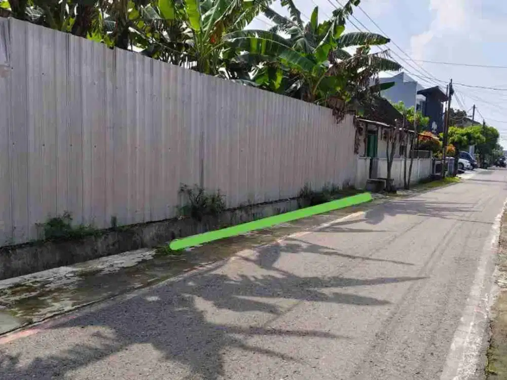 tanah tengah kota dekat indomart Fave hotel manahan solo