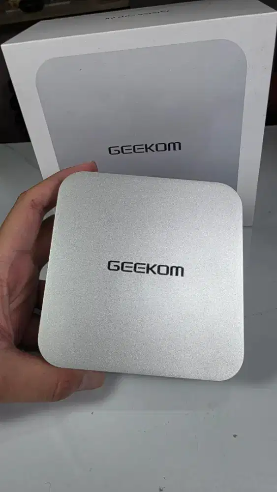 Mini PC Geekom A8 Ryzen 9 8945HS
