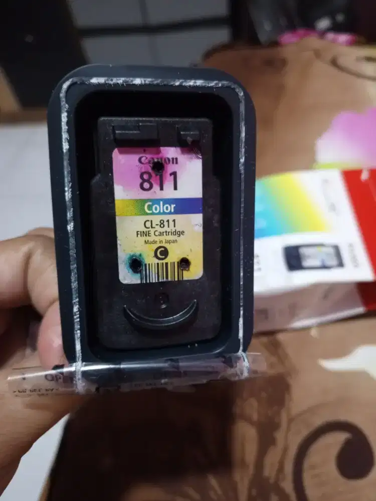 Tempat tinta cartridge warna