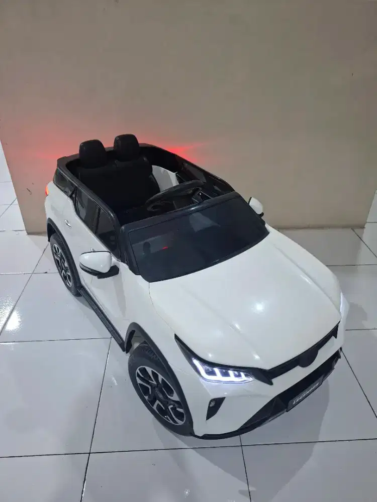 Mobil Aki Mainan Anak Fortuner