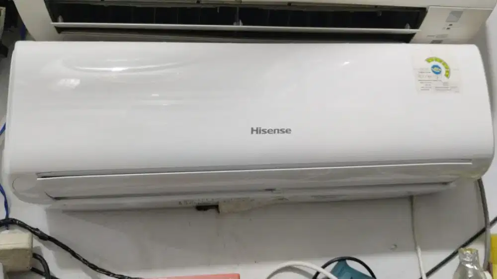 DIJUAL AC HISENSE 1/2 PK