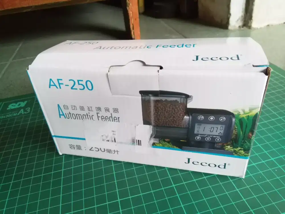 Auto Feeder Ikan Aquarium Kolam