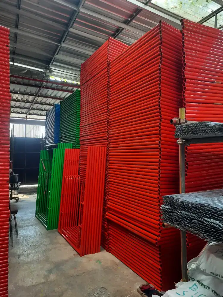 Scaffolding steger perancah catwalk pijakan