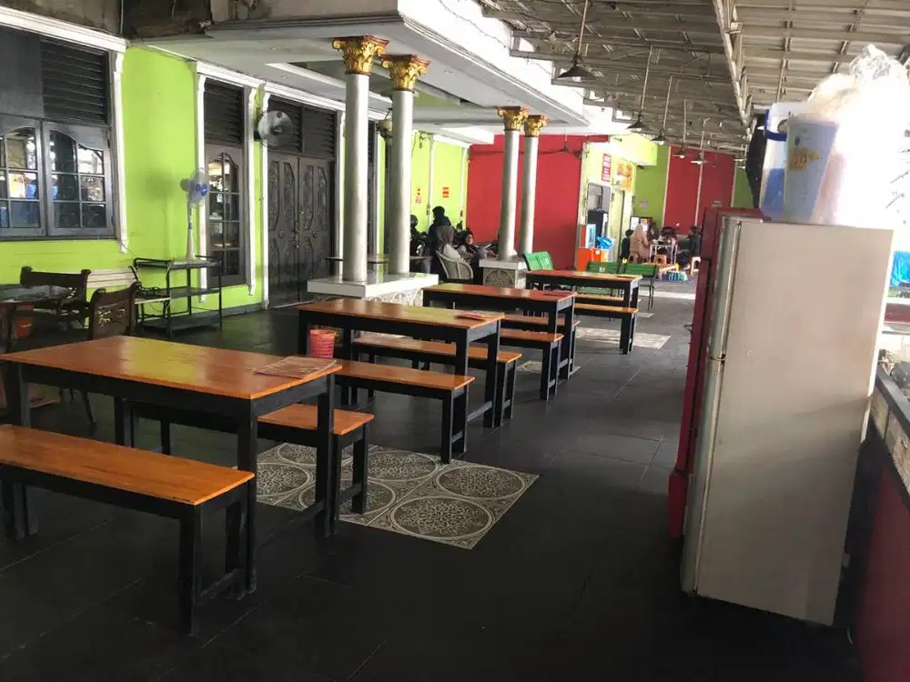 DIJUAL CEPAT RUMAH. COCOK UNTUK USAHA. PINGGIR JALAN RAYA