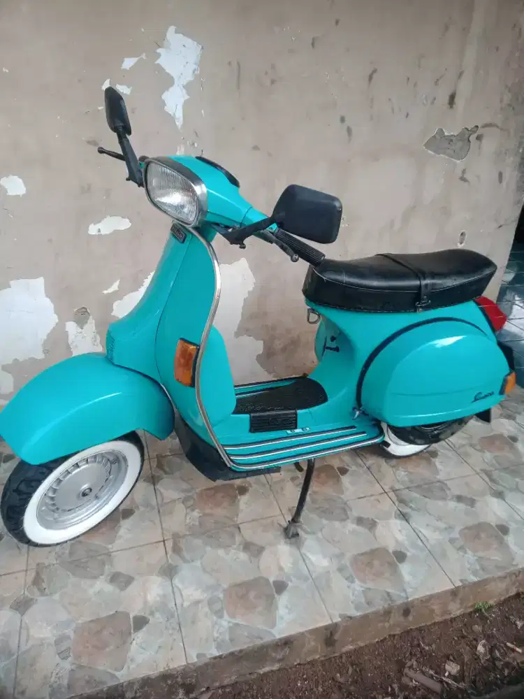 Vespa px biru cantik