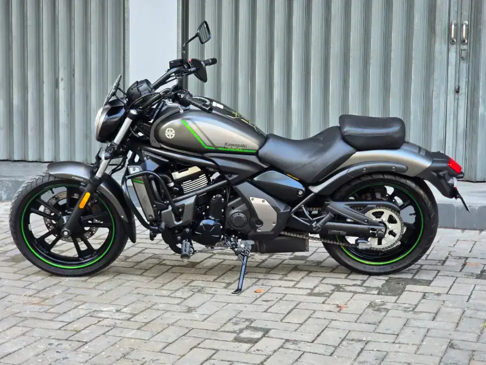 Moge Cruiser Kawasaki Vulcan 650 th 2022 km4rb Like New Siap Turing