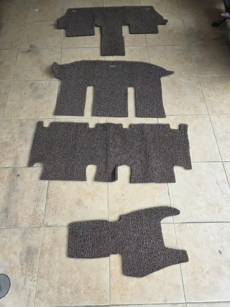 Dijual Karpet bihun ex Honda Freed 2012.