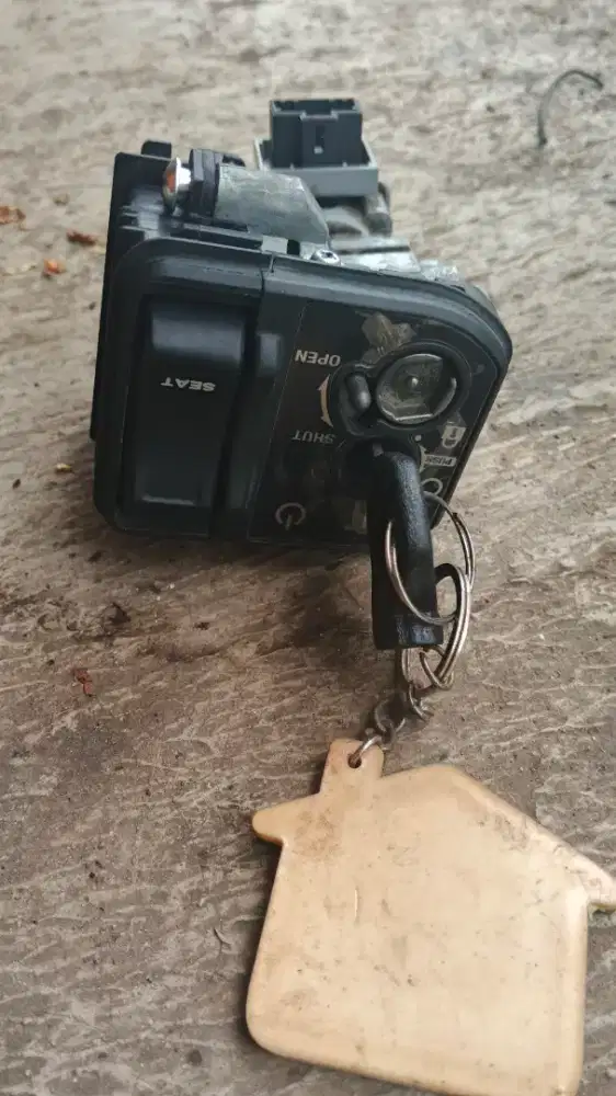 Kunci Kontak Original Bawaan Honda Deluxe 2021 Second Berkualitas