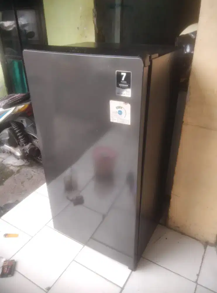 Kulkas Aqua 1 pintu