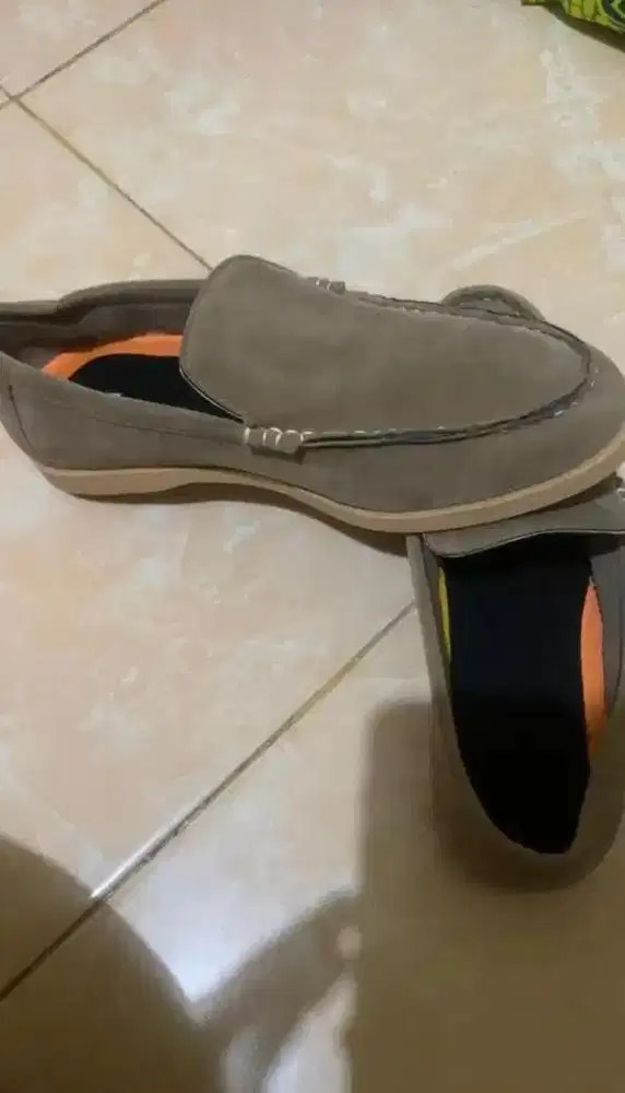 sepatu slip on suede