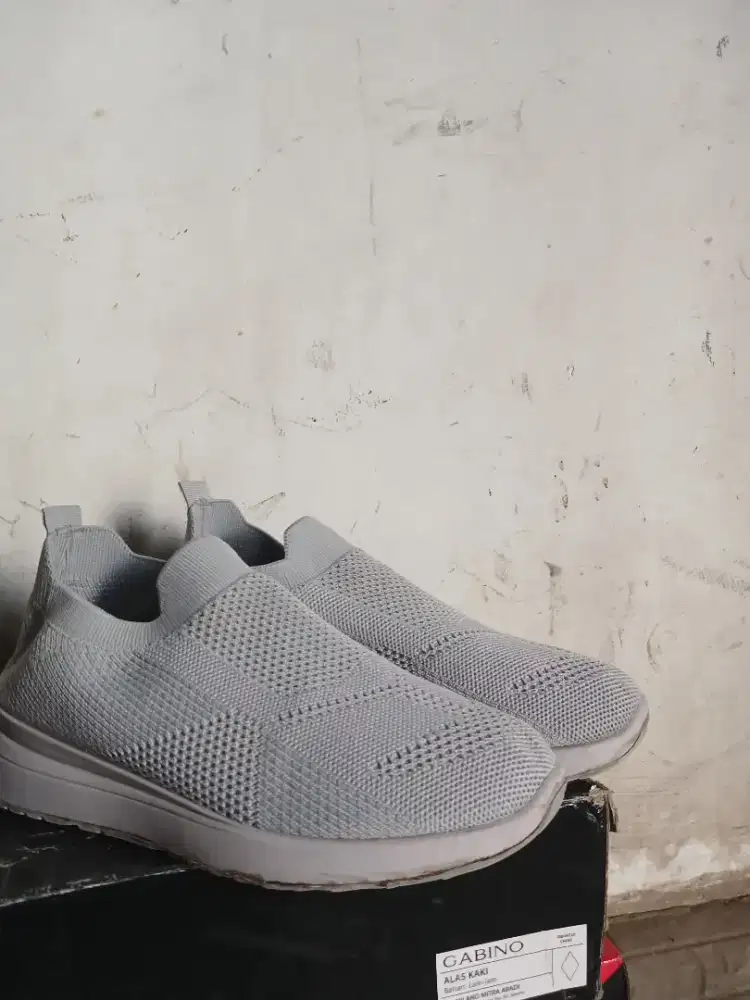 Sepatu Gabino Slip On