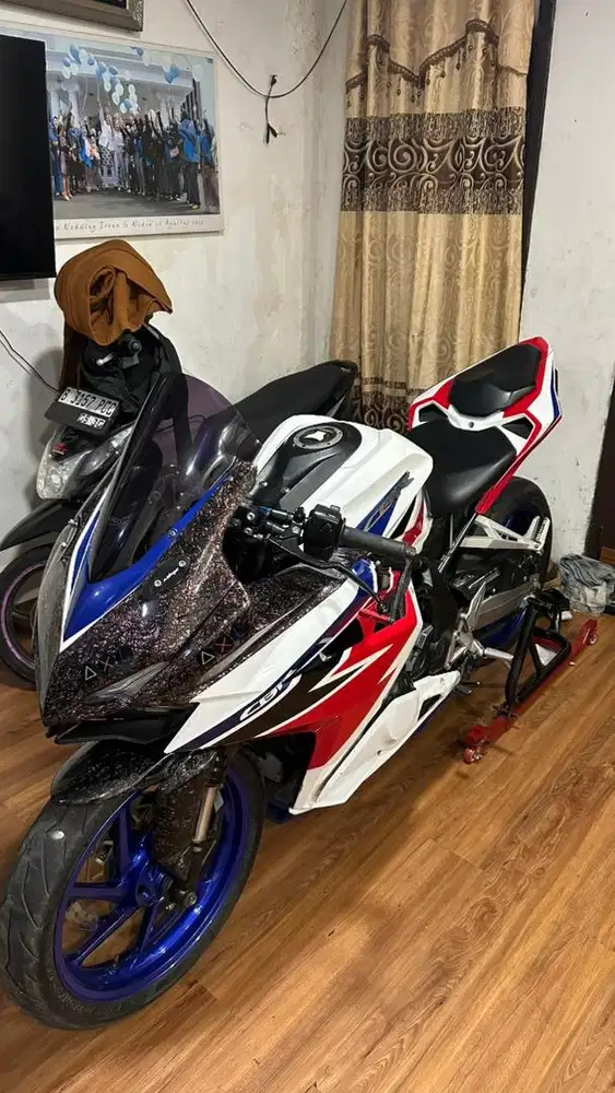 CBR 250RR NON ABS LOW KM