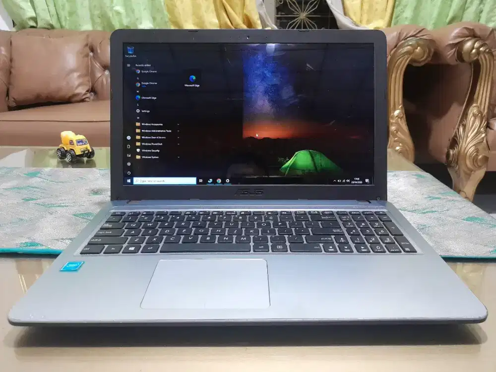 Laptop Asus Vivobook X540SA Ram 2Gb ddr4 Ssd 128Gb Layar Lebar 15.6 in