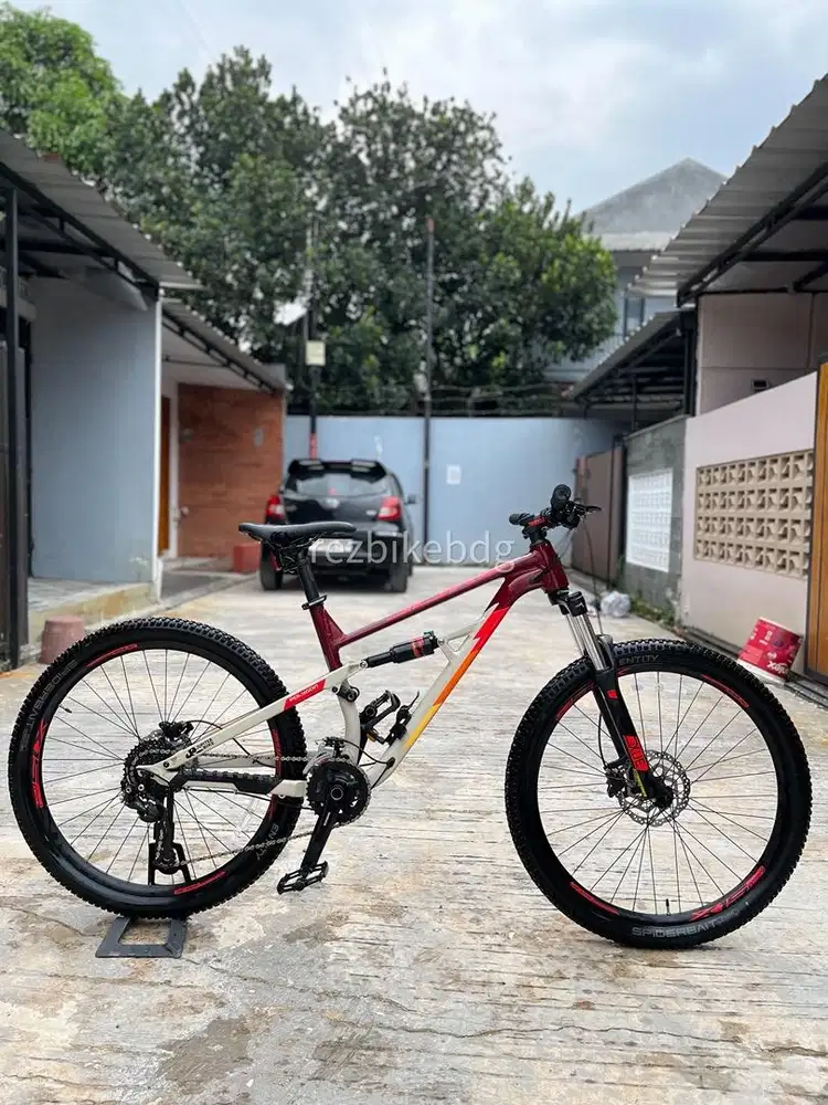 Polygon Siskiu D5 size M Mulus Full Standar Pabrik